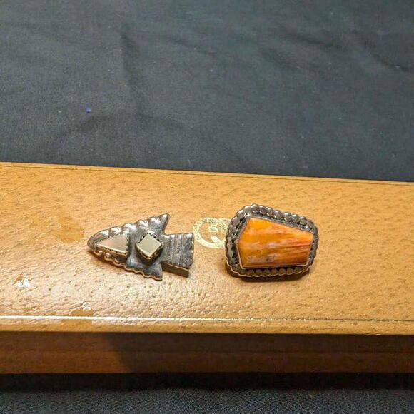 2) Navajo Brioche Orange Spiny Oyster Shell Native American Silver MOP Arrowhead - Picture 3 of 8